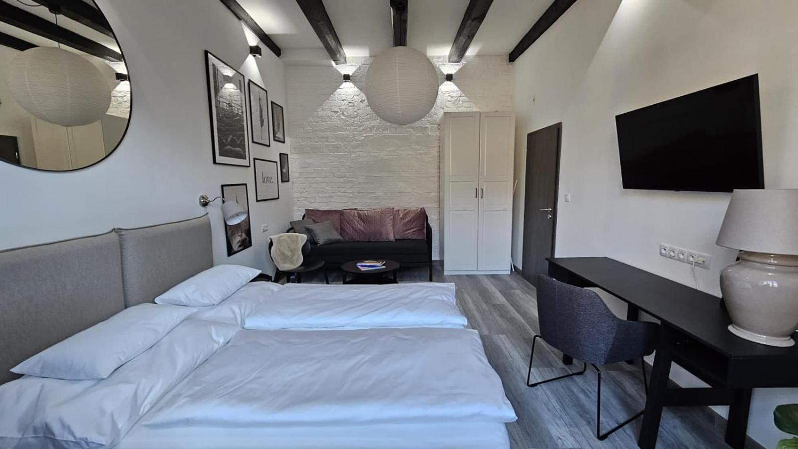 Great Living Apartments Κάρλοβι Βάρι Εξωτερικό φωτογραφία